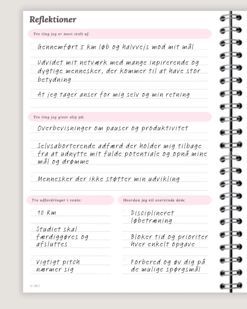 Udateret planner fra Achievara med udfyldt refleksionsside om succeser, udfordringer og næste skridt.