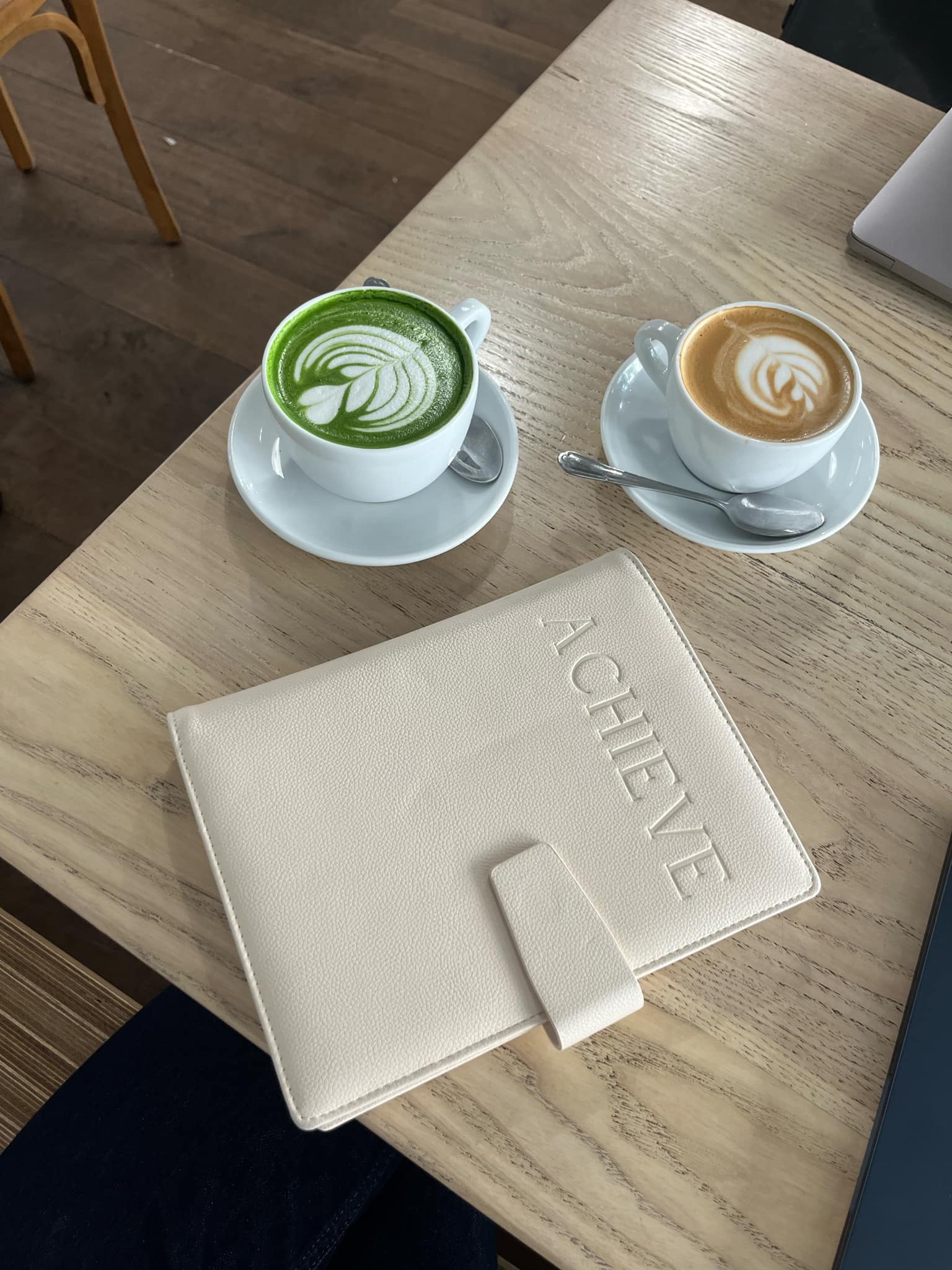 Stærke kvinder styrker hinanden gennem Achievara